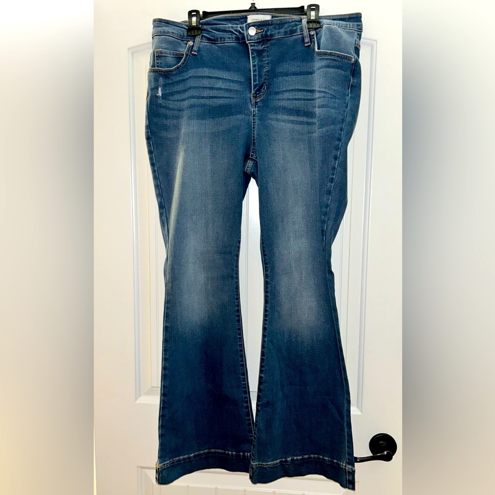 Crown & Ivy High-Rise Flare Jeans 14 W